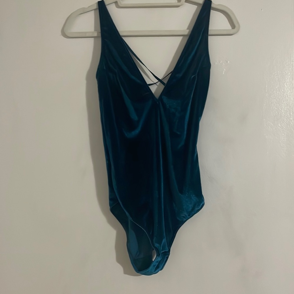 Velvet bodysuit with v neck and scoop back